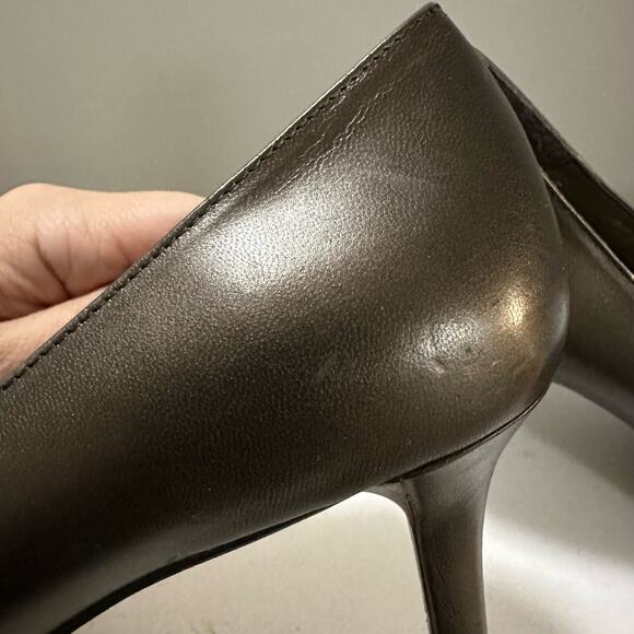 Stuart Weitzman Bronze Bow Detail Leather Pumps Size 7 small kitten heel - Picture 11 of 13